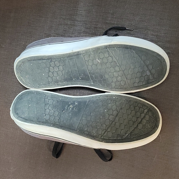 Men's shoes - Picture 2 of 3